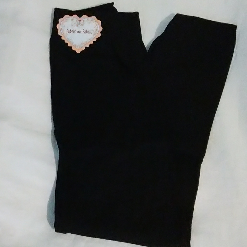 SALE NWT Fabric & Fabric Black Leggings. OSFM
